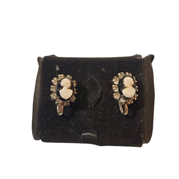 Vintage Jewelry - Vintage cameo rhinestone screw back earrings